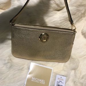 NWT, Michael Kors LG TZ WRSTLT Bag, Pale gold MSRP $128
